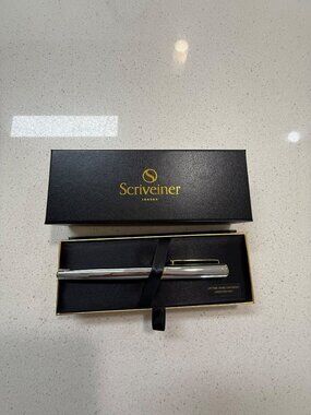 Scriveiner Luxury Silver Chrome Fountain Pen With Extra Fine Nib & Gold Trim In